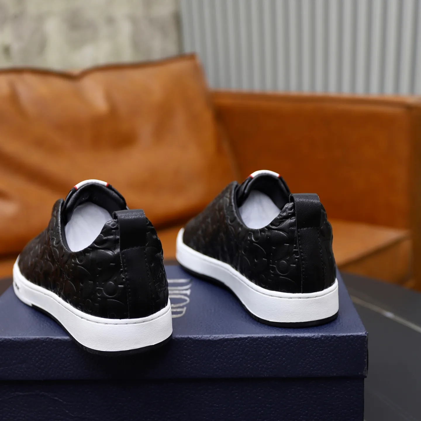 Ex-factory price: 442💰🙅‍♂️🙅‍♂️🙅‍♂️ Brand: Dior DIOR Standard code: 38-44 (45 customized) Grade: Same as the official website Material: Original leather splicing, comfortable and breathable lining, original wear-resistant outsole Style category: Men's fashionable casual shoes, running shoes, noble luxury brand elements, top luxury Color: actual picture color